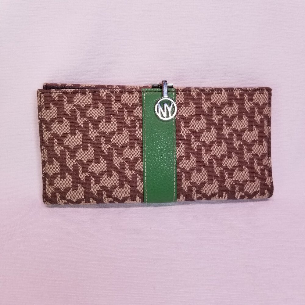 New York (NY) and Company Wallet Signature Design
